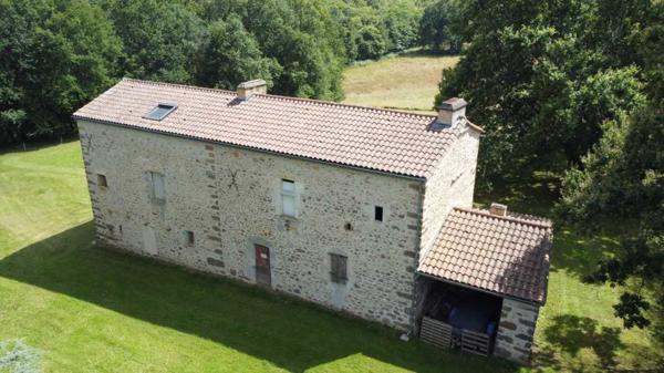 Gîtes chambres d'hôtes - Belves Propriété de charme avec 6 gîtes au coeur du Périgord : un havre de paix aux multiples opportunités.