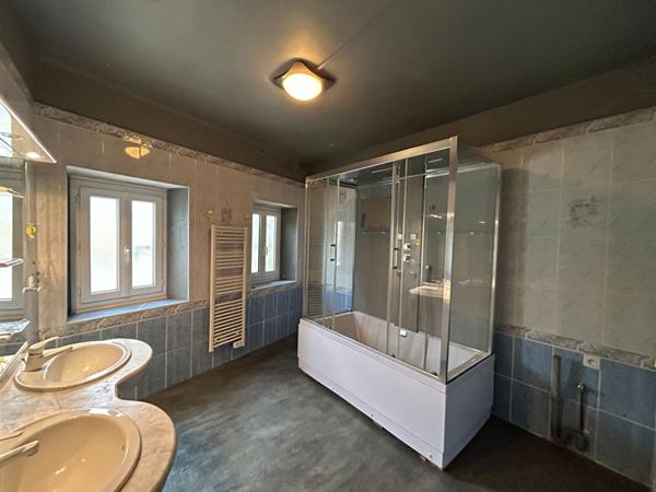 Maison de village avec cour proche Carcassonne