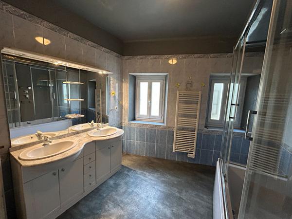 Maison de village avec cour proche Carcassonne