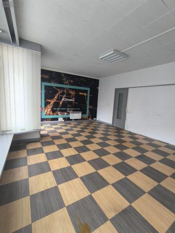 Local Professionnel et commercial à louer à Péronnas dans l'Ain (01960), ref : Local PERONNAS