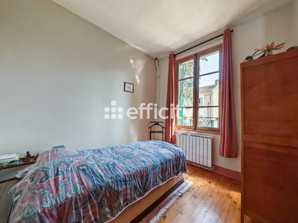 Maison
         6 pièces
        - 145 m² Bien prestige 465 000 € *