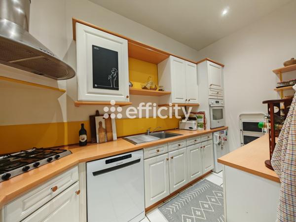 Maison
         6 pièces
        - 145 m² Bien prestige 465 000 € *