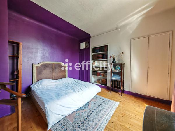 Maison
         6 pièces
        - 145 m² Bien prestige 465 000 € *