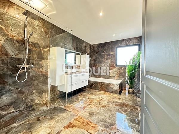 Maison moderne à vendre à Lesparre Médoc - 5 pièces, 3 chambres, terrain de 2000 m² !