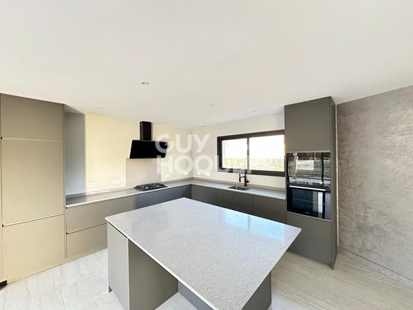 Maison moderne à vendre à Lesparre Médoc - 5 pièces, 3 chambres, terrain de 2000 m² !