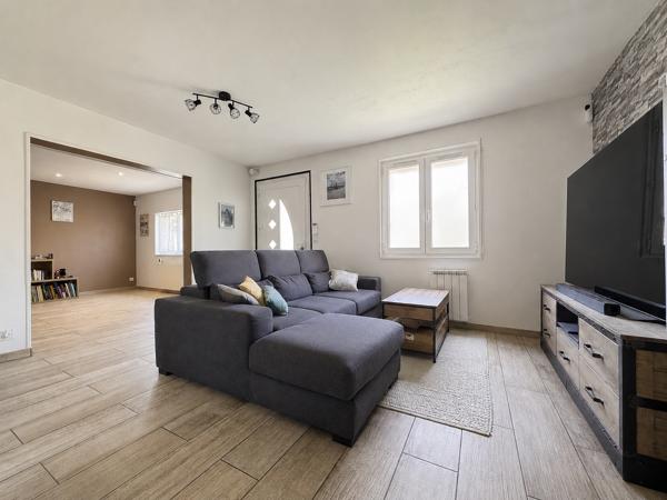 Maison
         5 pièces
        - 127 m² 276 000 € *
