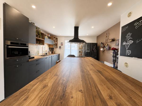 Maison
         5 pièces
        - 127 m² 276 000 € *