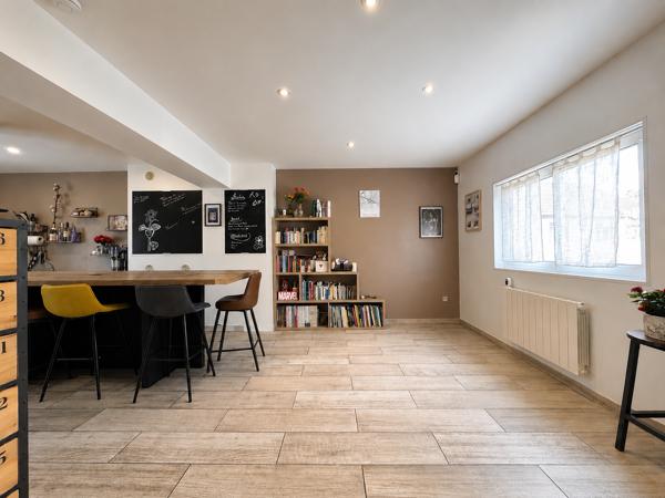 Maison
         5 pièces
        - 127 m² 276 000 € *