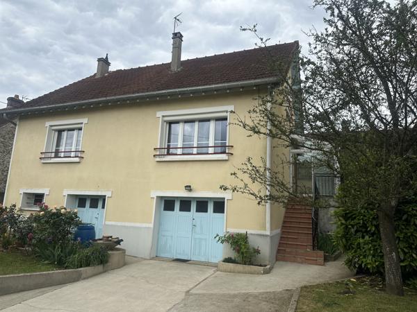 Maison
         4 pièces
        - 89 m²