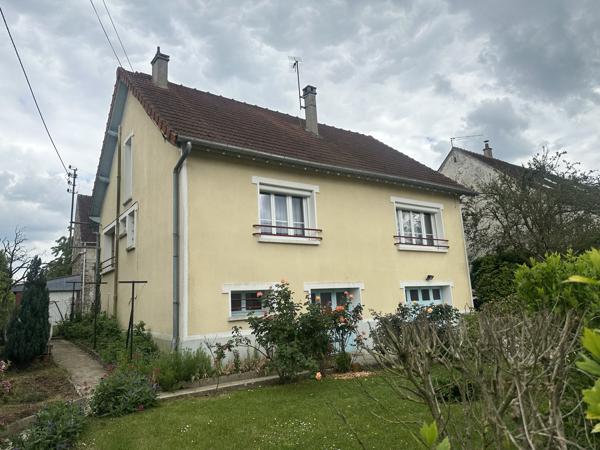 Maison
         4 pièces
        - 89 m²