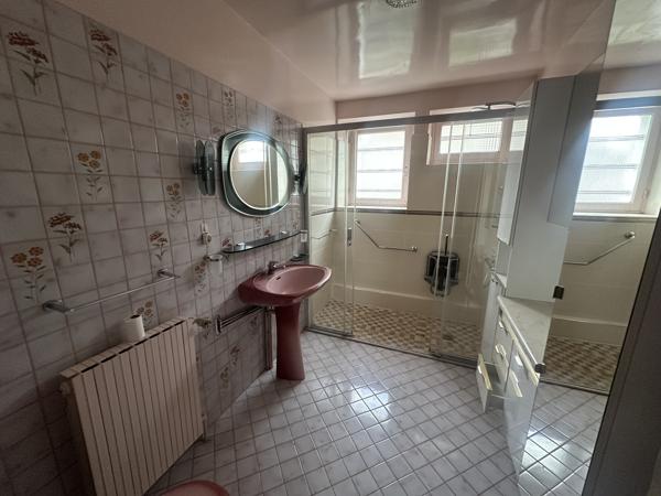 Maison
         4 pièces
        - 89 m²