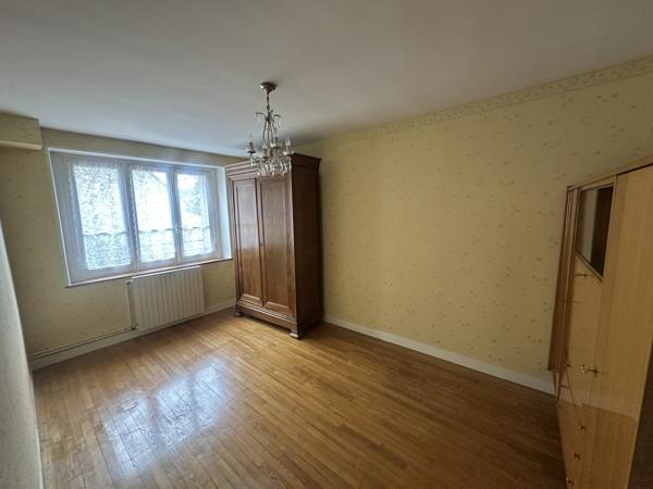 Maison
         4 pièces
        - 89 m²