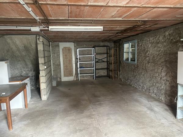 Maison
         4 pièces
        - 89 m²