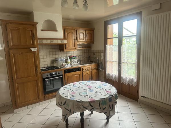 Maison
         4 pièces
        - 89 m²