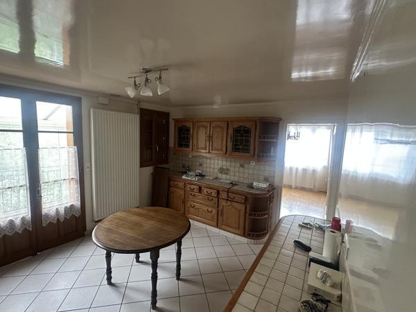 Maison
         4 pièces
        - 89 m²