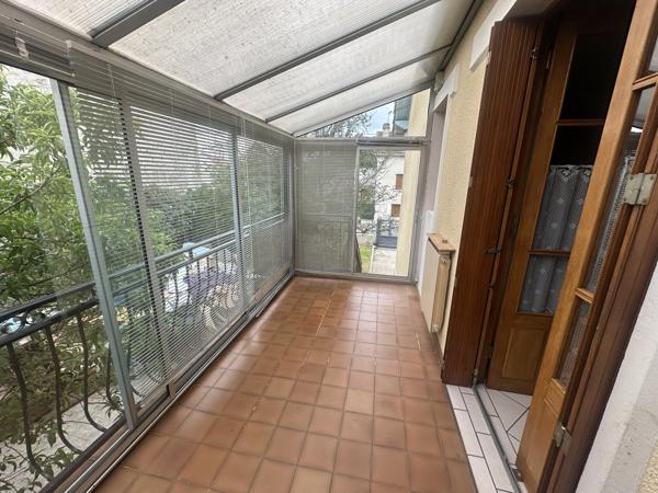 Maison
         4 pièces
        - 89 m²
