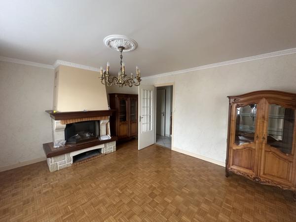 Maison
         4 pièces
        - 89 m²