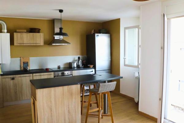 Appartement
         3 pièces
        - 64 m²