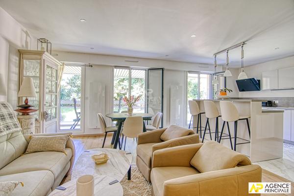 Versailles Ermitage Appartement 3 pièces 78 M² carrez situé au 1er étage avec ascenseur, balcon / terrasse plein sud, 1 place de parking en sous-sol et une cave €670 000 ** - Référence 25812