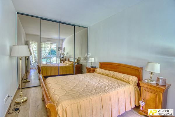 Versailles Ermitage Appartement 3 pièces 78 M² carrez situé au 1er étage avec ascenseur, balcon / terrasse plein sud, 1 place de parking en sous-sol et une cave €670 000 ** - Référence 25812