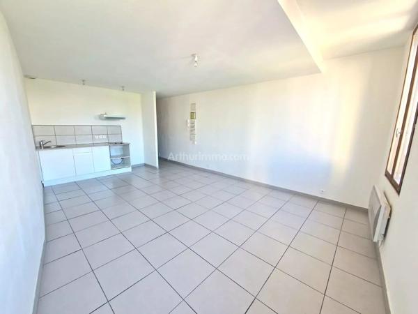 Location                                                      Appartement
                        
                     1 pièces                      40 m2                     à Draguignan