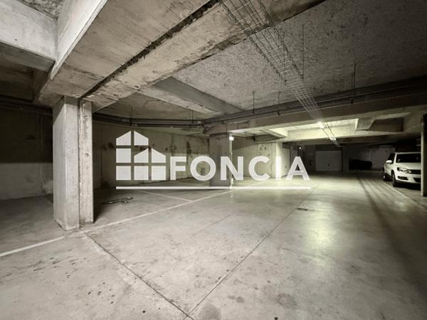 Location Parking 10.7 m² - 20 quai d'alsace Narbonne 11100