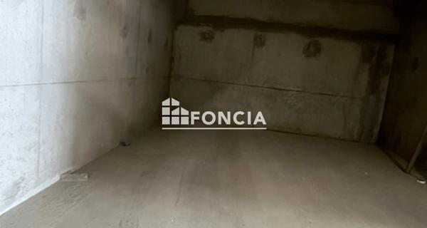 À vendre Parking 24.5 m² - Rillieux-la-pape 69140