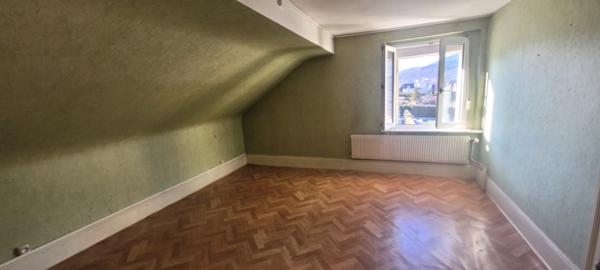 Gunsbach (68140) Terrain constructible, plat et ensoleillé avec maison existante à Gunsbach