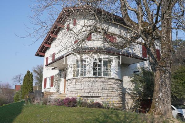 Maison T9 de 7 chambres avec hangar de 300 m2 sur 44 ares