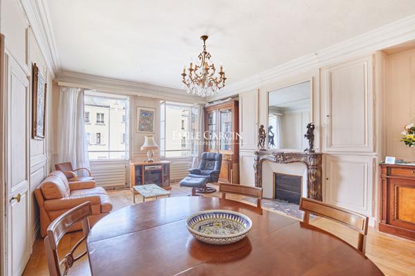 A vendre - Appartement - Paris 75004 - Proche place des Vosges
