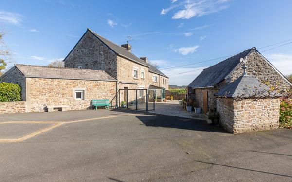 Maison à vendre    7 pièces • 196 m2 Plédran