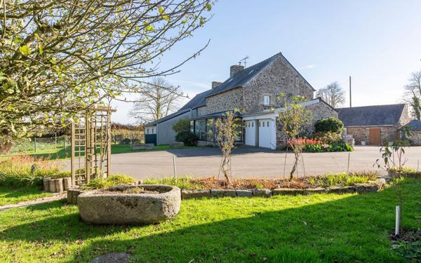 Maison à vendre    7 pièces • 196 m2 Plédran