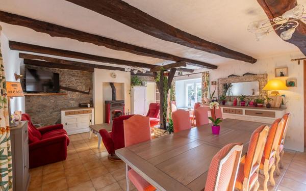 Maison à vendre    7 pièces • 196 m2 Plédran