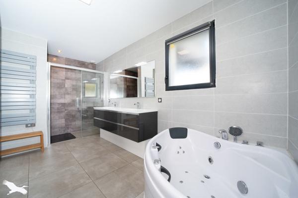 Maison à vendre |  Bayon-sur-Gironde |  6 pièces | 210 m²