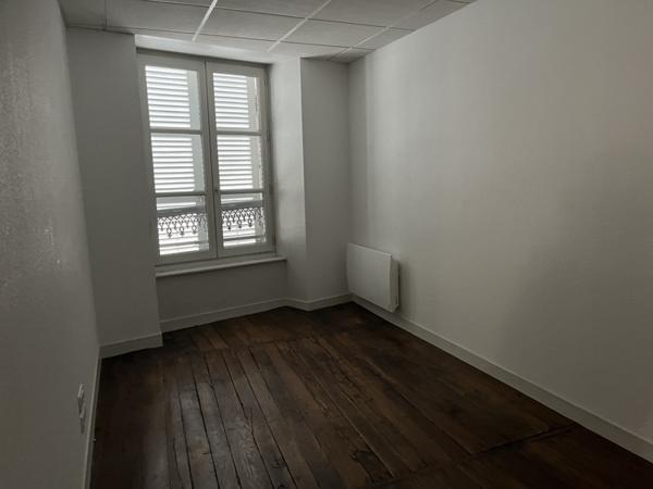 Immeuble à vendre |  Bellac |  737 m²