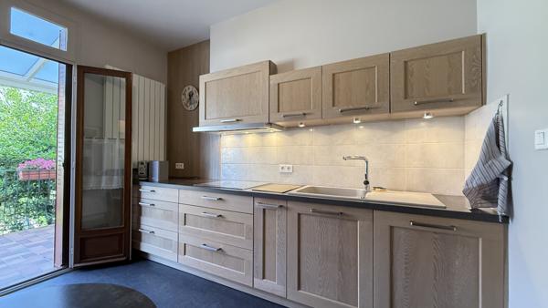 Vichy (03200) Quartier des Graves et des Romains, maison des années 30 en très bon état avec jardin et garage