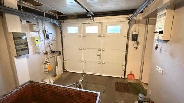 Vichy (03200) Quartier des Graves et des Romains, maison des années 30 en très bon état avec jardin et garage