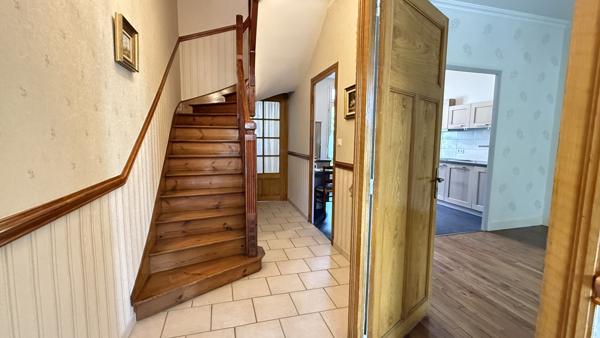 Vichy (03200) Quartier des Graves et des Romains, maison des années 30 en très bon état avec jardin et garage