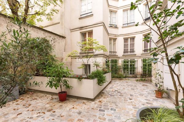 A vendre - appartement - 99 m² - Paris - 75007 - Saint Germain des Prés - Terrasse