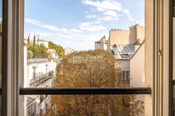 A vendre - appartement - 99 m² - Paris - 75007 - Saint Germain des Prés - Terrasse