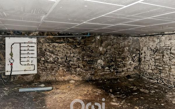 Immeuble à vendre    7 pièces • 360 m2 Ambazac