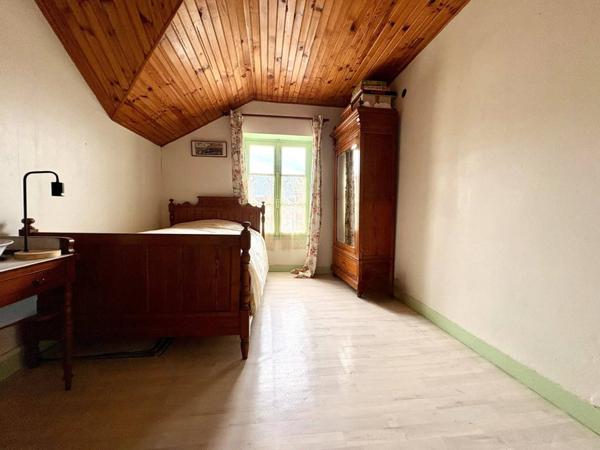 Maison de charme à fort potentiel, proche RER