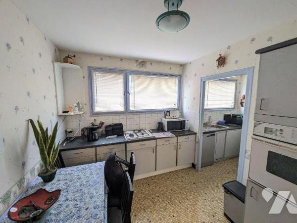 EXCLUSIVITE ET NOUVEAUTE TRENTE CINQ NOTAIRES ! Sur la commune de MONTFORT SUR MEU, nous vous p...