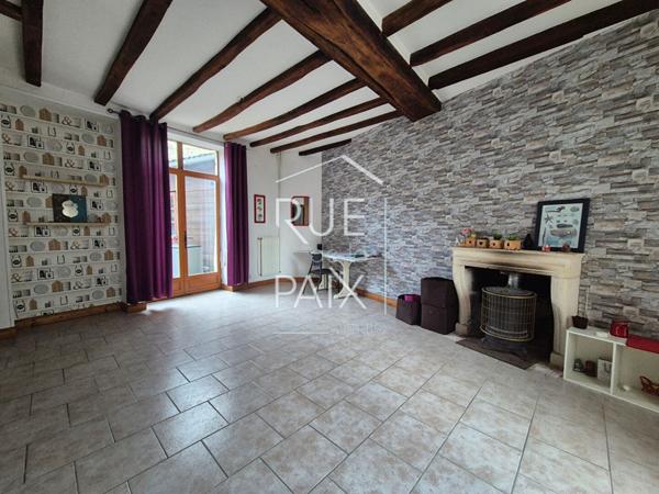 86420 MONTS SUR GUESNES MAISON DE VILLE - 3 CHAMBRES - 100M² avec cour