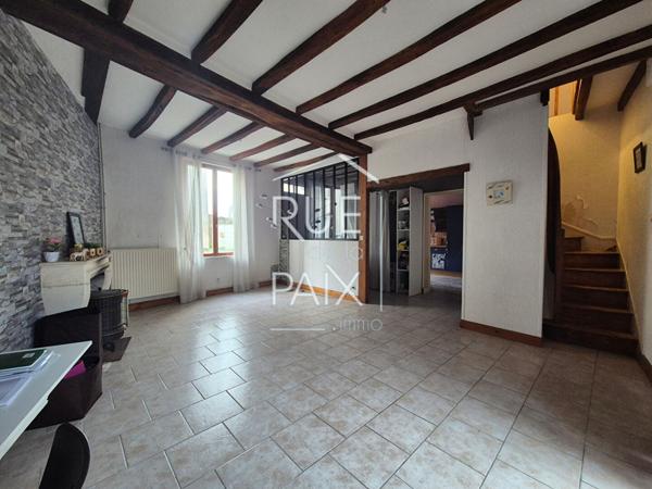 86420 MONTS SUR GUESNES MAISON DE VILLE - 3 CHAMBRES - 100M² avec cour