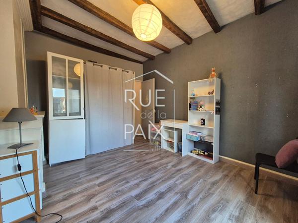 86420 MONTS SUR GUESNES MAISON DE VILLE - 3 CHAMBRES - 100M² avec cour