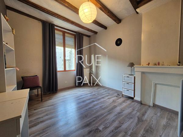 86420 MONTS SUR GUESNES MAISON DE VILLE - 3 CHAMBRES - 100M² avec cour