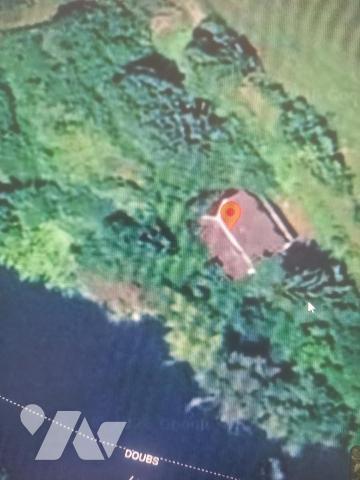 Au bord de l'ognon maison sur sous/sol et 2500m2 de terrain A RENOVER