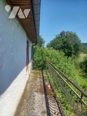 Au bord de l'ognon maison sur sous/sol et 2500m2 de terrain A RENOVER