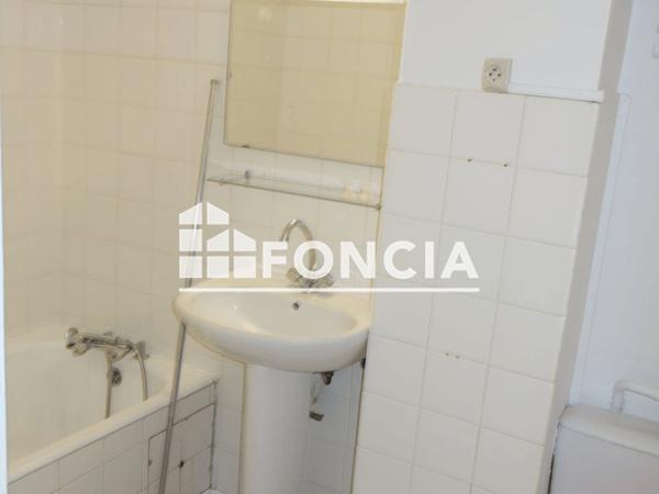 Location Studio 28.21 m² - 2 TER RUE VIOLETTES Grenoble 38000